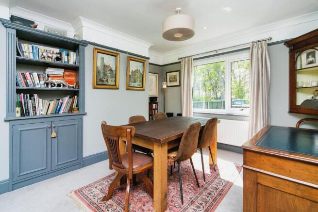 Lounge/Dining Room