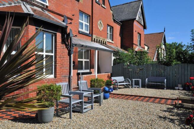 6 bed Semi-Detached for sale Image 11