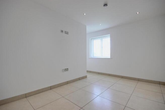 2 bed Apartment for sale Image 6