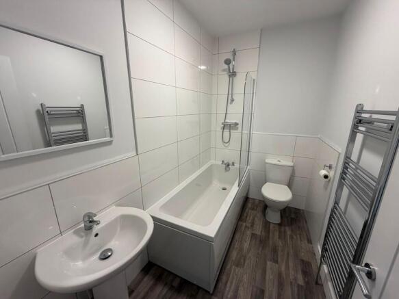 3 bed Semi-Detached to rent Image 4