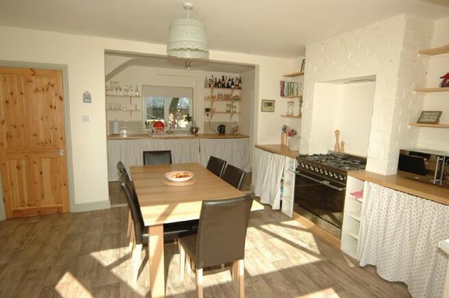 KITCHEN/DINER