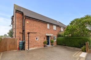 2, Eskdale Road, Aylesbury HP22 5UJ