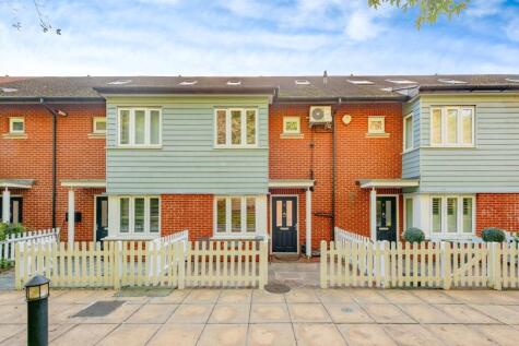 Priddy Place, Redhill, RH1