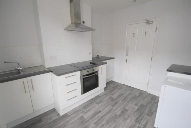 Kitchen (2) (3).JPG