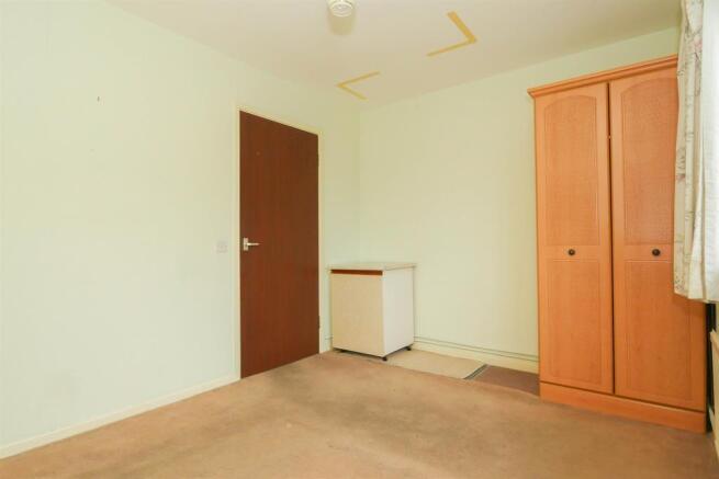 2 bed Flat for sale Image 12
