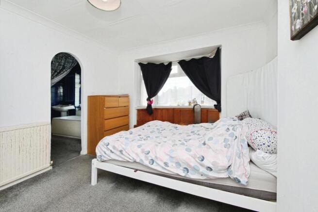 4 bed Semi-Detached for sale Image 6