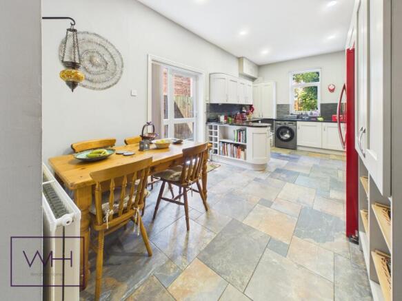 4 bed Terraced for sale Image 9