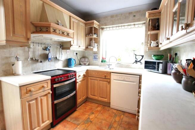 3 bed Semi-Detached for sale Image 8