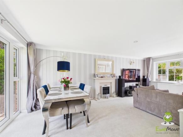 CAM03778G0-PR0233-STILL001