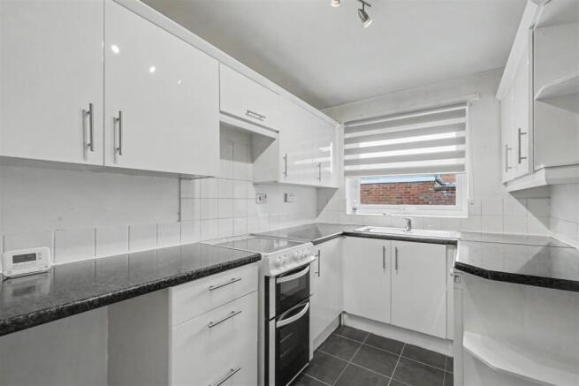 Kitchen_2.jpeg