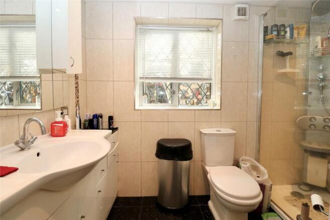 Gf Shower Room