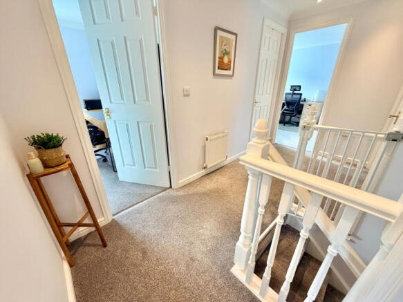 4 bed Detached for sale Image 10