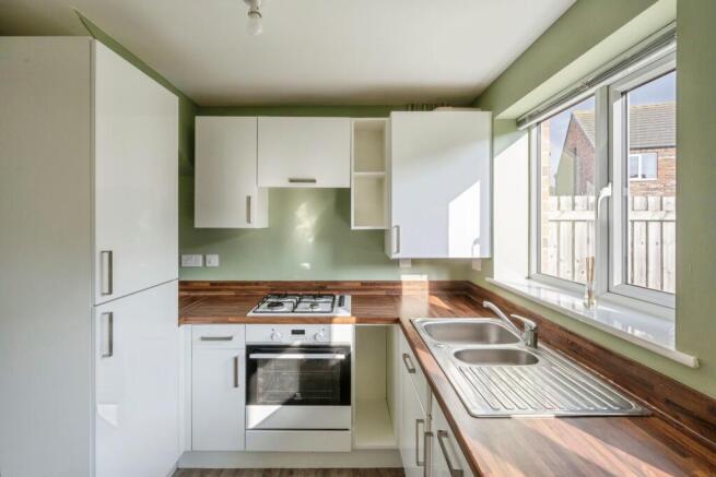 2 bed Semi-Detached for sale Image 7