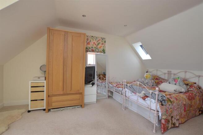 Double Bedroom 5