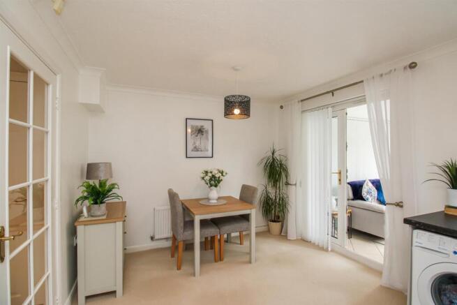 3 bed Semi-Detached for sale Image 4