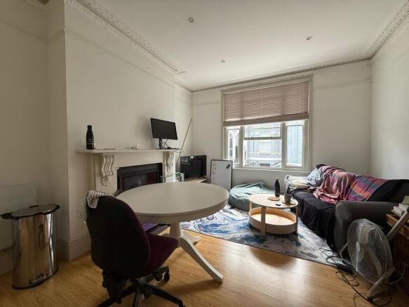 Lounge/dining room