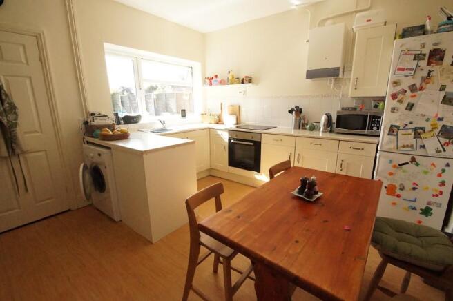 Kitchen/Breakfast...