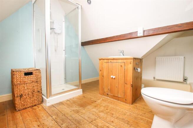 FIRST FLOOR SHOWER ROOM