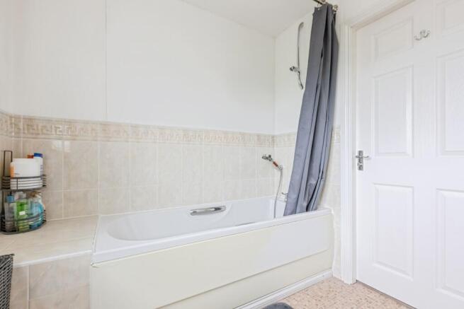 2 bed Flat for sale Image 12