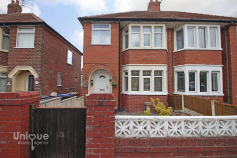 Carcroft Avenue, Bispham, Blackpool, FY2