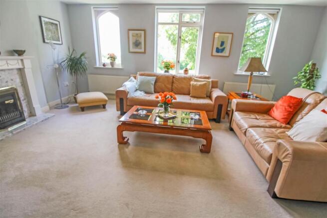 HighfieldLiving2.JPG
