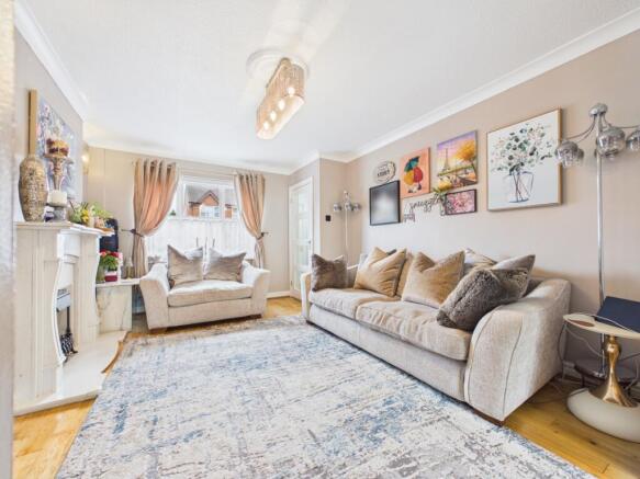 4 bed Detached for sale Image 7