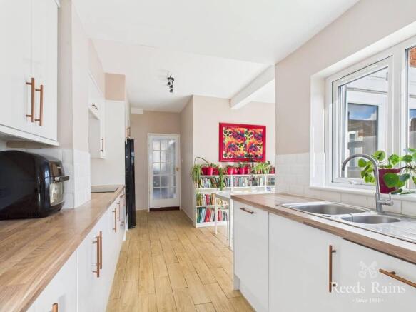 4 bed Terraced for sale Image 6