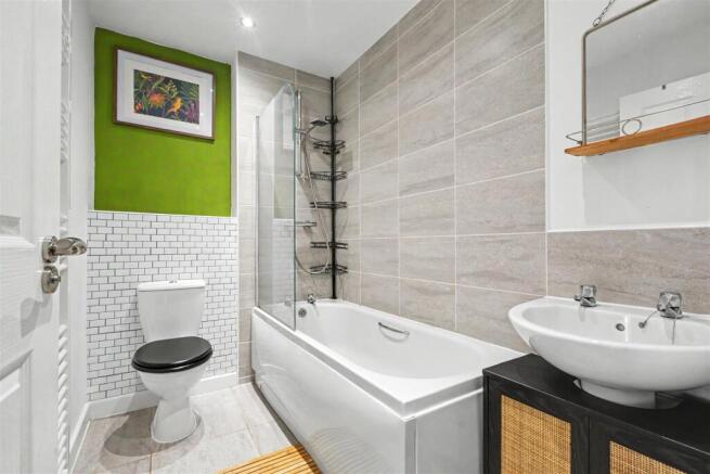 Bathroom_2.jpeg