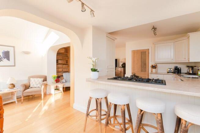 Kitchen / Fami...