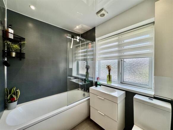 3 bed Semi-Detached for sale Image 4