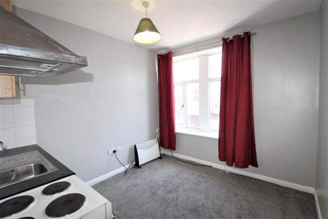 LOUNGE/KITCHEN/ BEDROOM