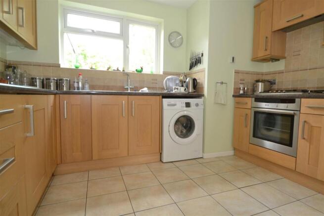 kitchen 2.jpg