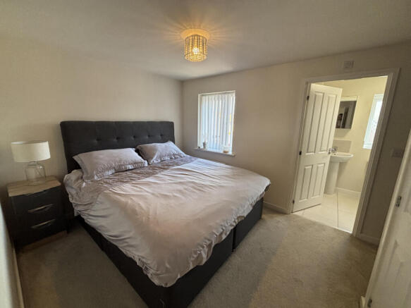 3 bed Detached for sale Image 11
