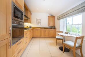 9, 144 152 Langholm Lodge, Petersham Road, Richmond TW10 6UX