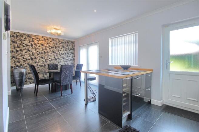 3 bed Semi-Detached for sale Image 8