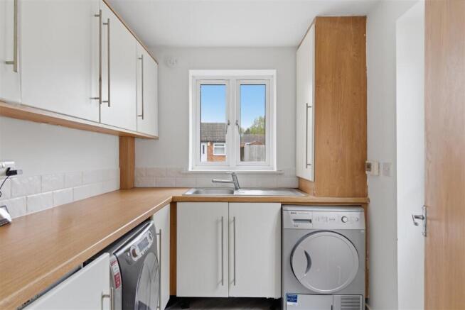 4 bed Detached for sale Image 6