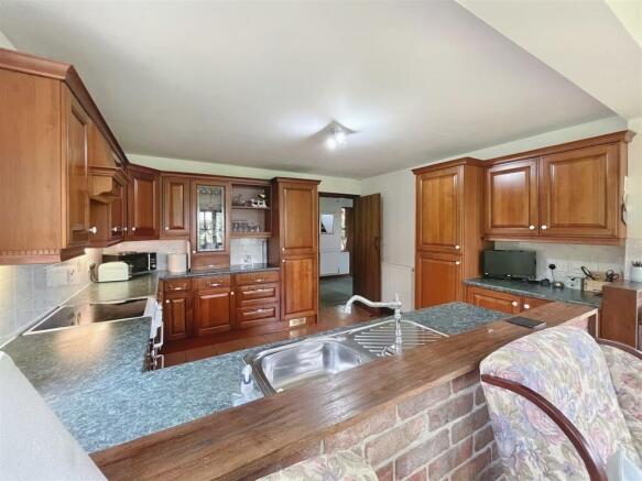 Kitchen/Breakfast Room