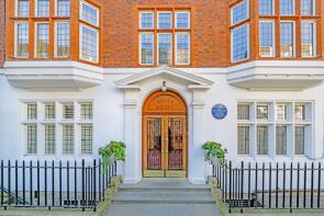 Flat 21, Queen Court, Queen Square, London WC1N 3BB