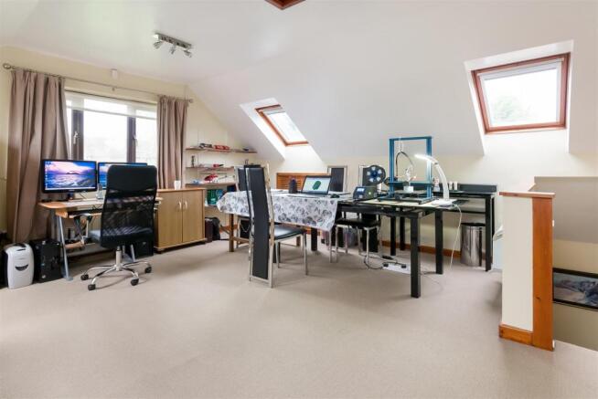 4 Walnut Close-37.jpg