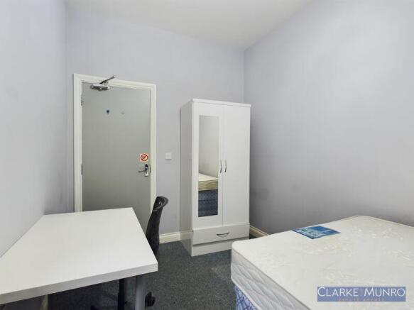 1 bed Terraced to rent Image 8