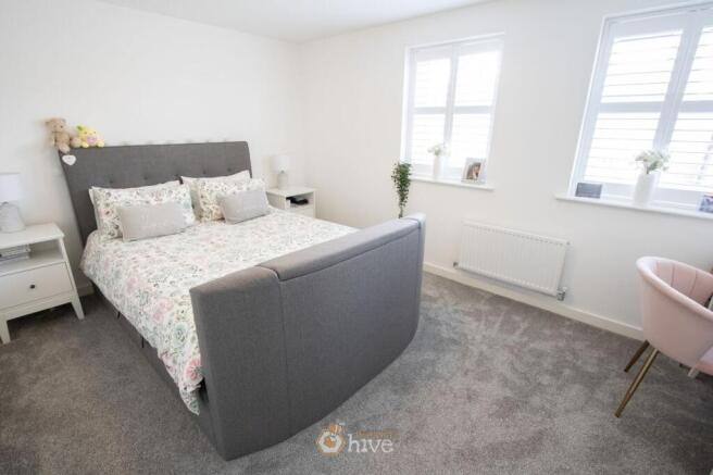 4 bed Detached for sale Image 10