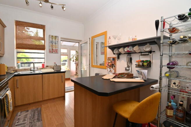 4 bed Semi-Detached for sale Image 11