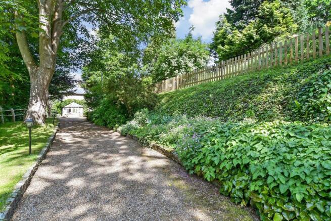 Driveway/Parking