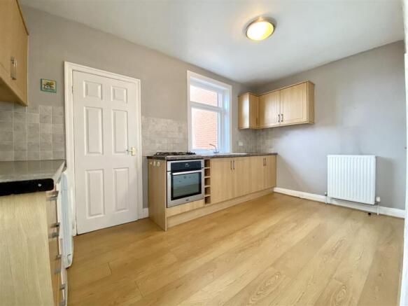 2 bed Semi-Detached for sale Image 7