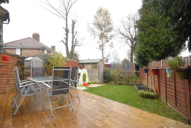 P1938 Back Garden.JP