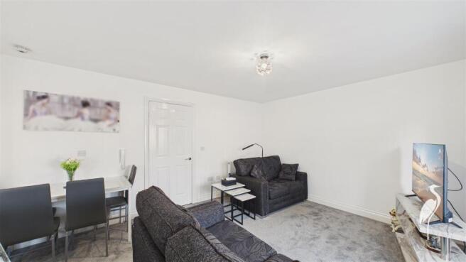 Open Plan Living Room/Kitchen