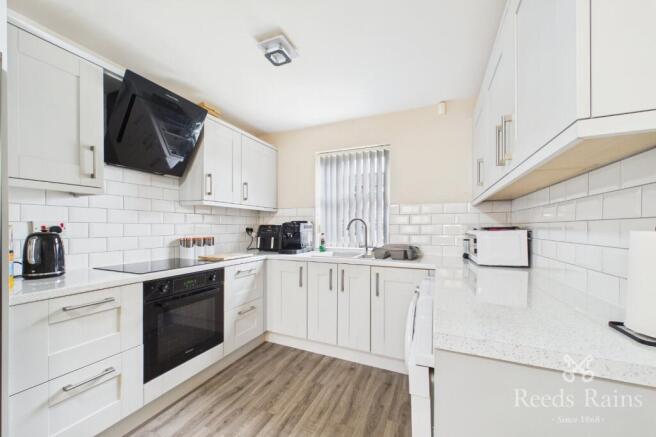 3 bed Terraced for sale Image 5