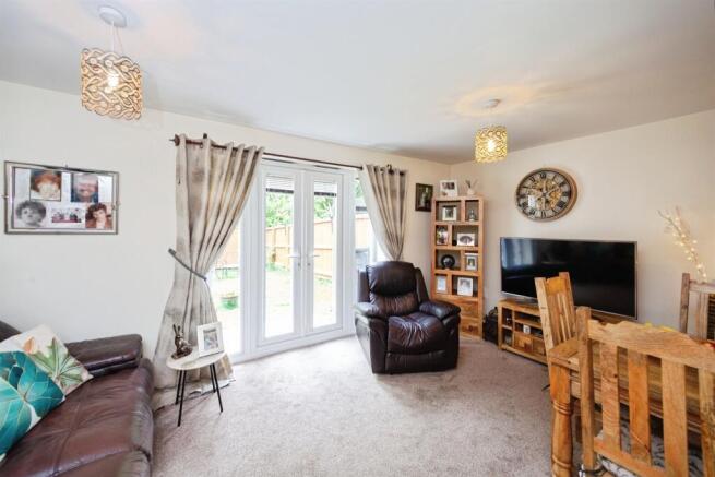 3 bed Semi-Detached for sale Image 6