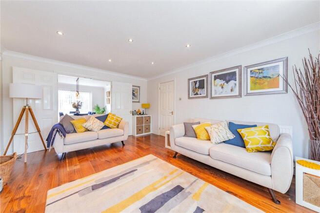 Living Room (2)