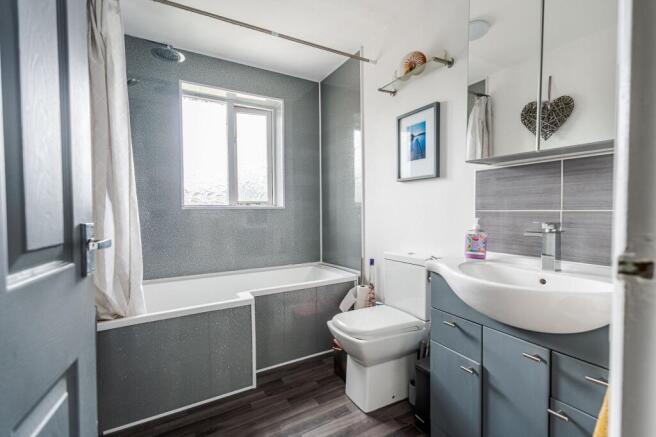 2 bed Terraced for sale Image 8